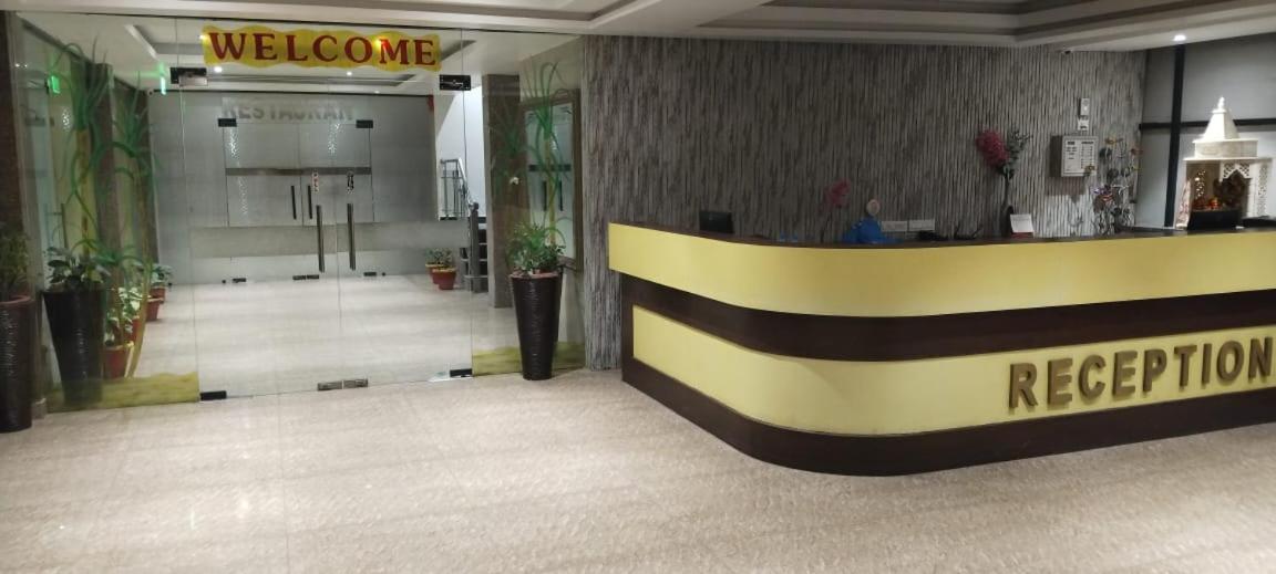 Surya Continental Hotel Lucknow Exterior foto